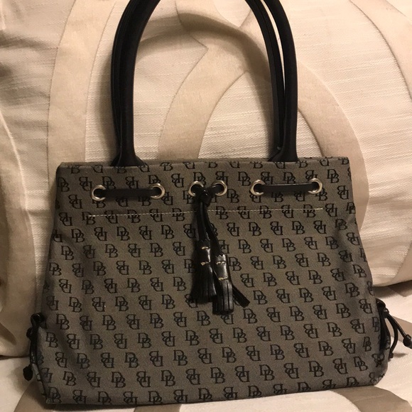 Dooney & Bourke Handbags - Dooney and Bourke bag